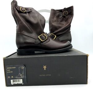 NEW IN BOX Fry Veronica Short Dark Brown 3240